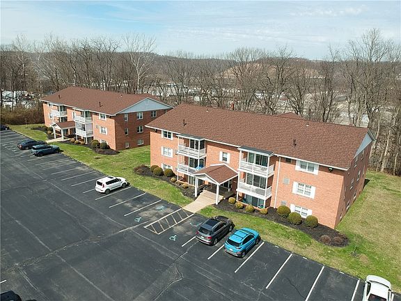 2nd image of 220 Coraopolis Rd #10