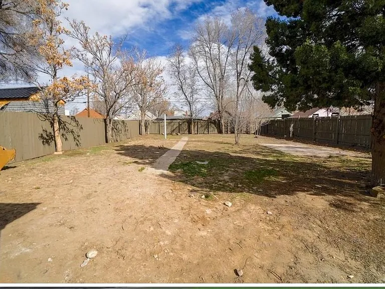 1518 Pine St — Photo 8