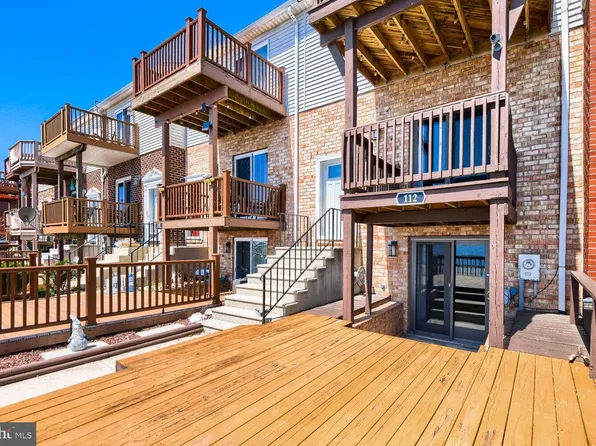 112 Villa Capri Cir, Essex, MD 21221