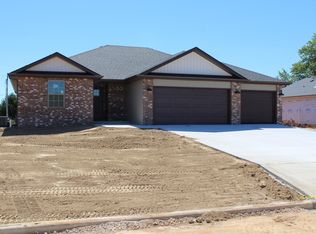 406 E Becky St, Willard, MO 65781