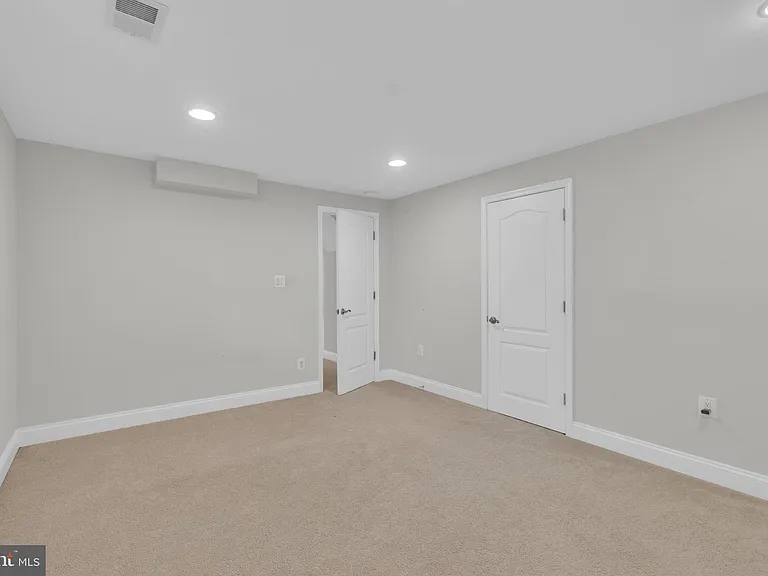 7205 Van Ness Ct — Photo 37