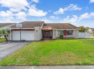 8650 NW 46th Ct, Lauderhill, FL 33351