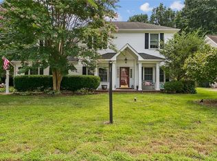 506 Robin Hood Dr, Yorktown, VA 23693
