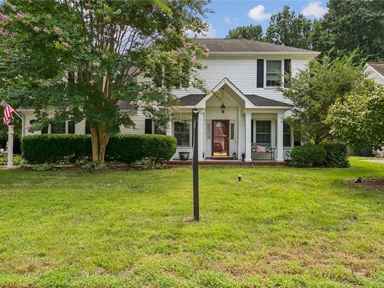 506 Robin Hood Dr, Yorktown, VA 23693