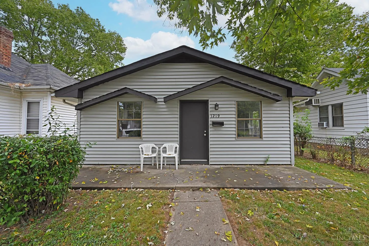 1219 Grove St photo 1