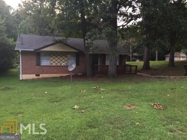 8225 Attleboro Dr, Jonesboro, GA 30238