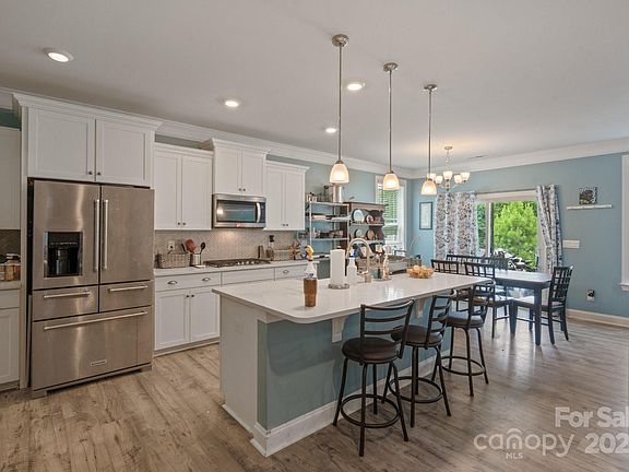 2nd image of 116 Hornbeam Ln