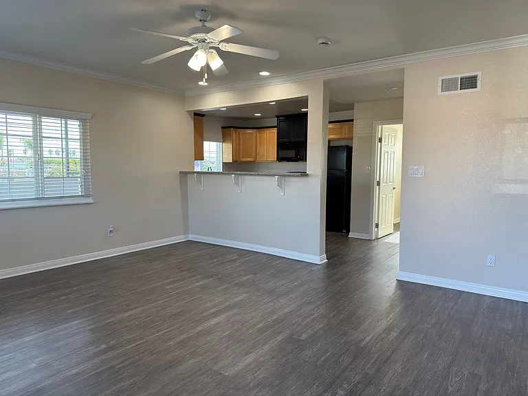 Pointe Pacific Apartment Homes — Photo 23