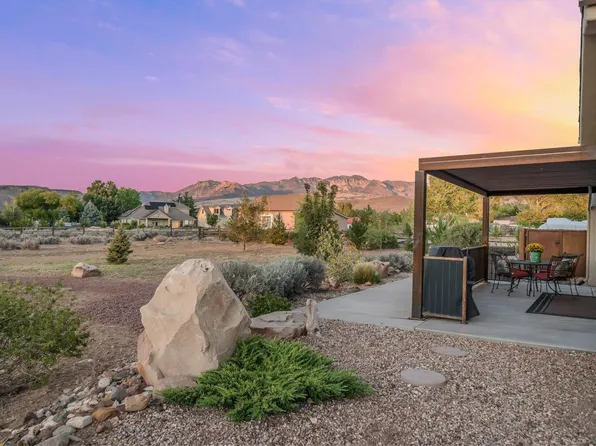 564 Homestead Dr W, Dammeron Valley, UT 84783