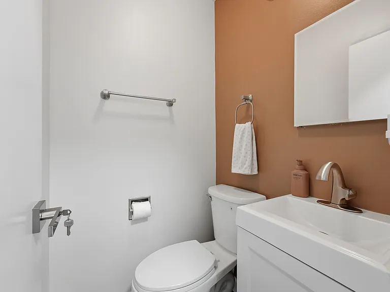 221 S Maple Ave #C — Photo 14