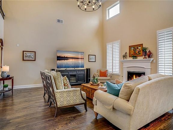 4th image of 809 Glen Abbey Dr