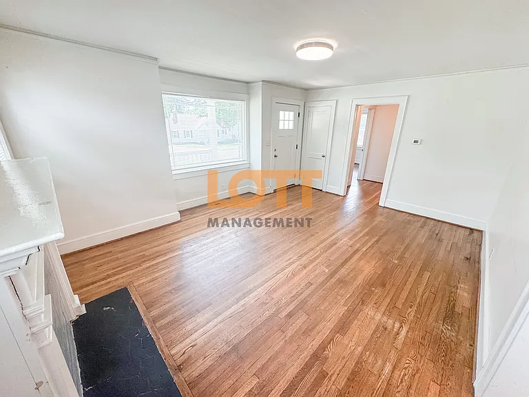 110 Pleasant Ridge Ave — Photo 6
