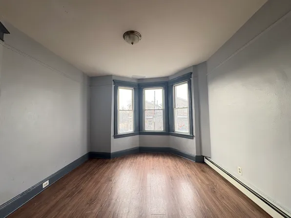 112 Neptune Avenue image 5 of 6