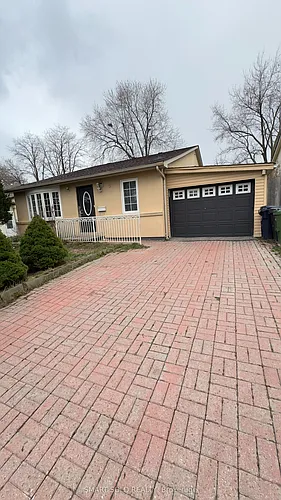 5 Horseley Hill Dr E Photo 1
