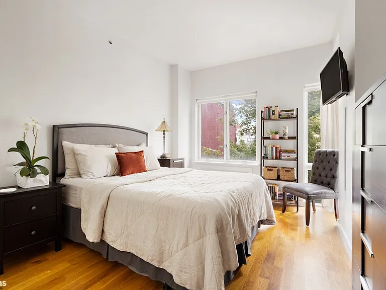 330 E 109th St #3C — Photo 5