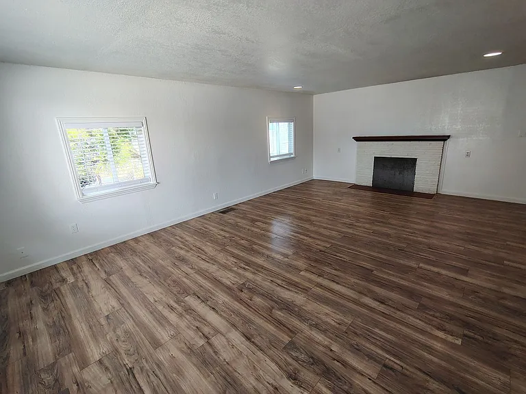 1351 Leonard Ave #A — Photo 8