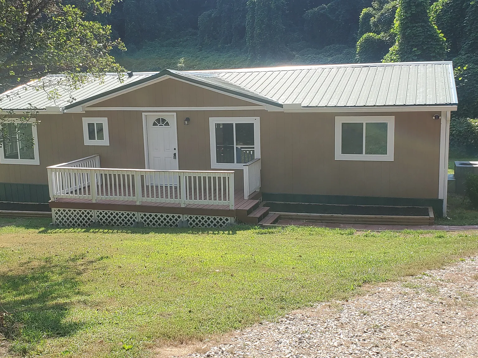 3 bed, 1144 sqft, $1,800 — Photo 1