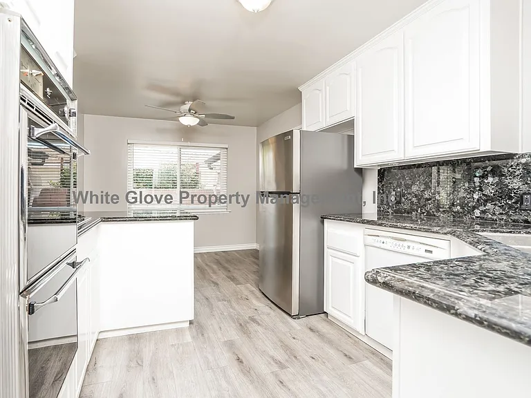 2623 Balfour Ave — Photo 7