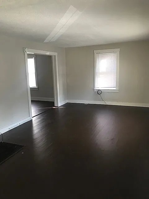 324 Shawnee Avenue - 324 — Photo 2