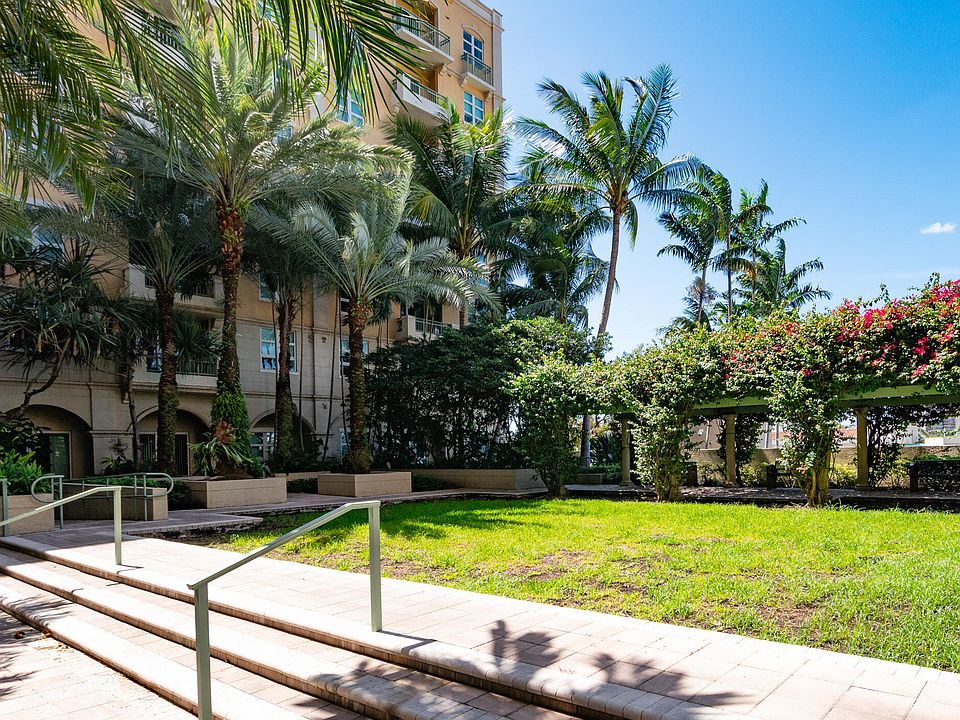1st image of 403 S Sapodilla Avenue #811