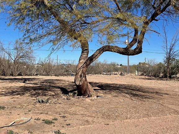 3rd image of 3200 W Caballero Dr
