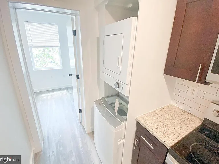 1537 Kenilworth Ave NE — Photo 4