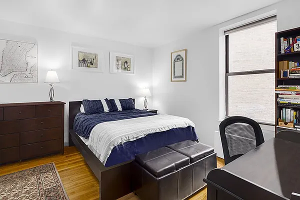 Rented by Park Property Advisors | media 12