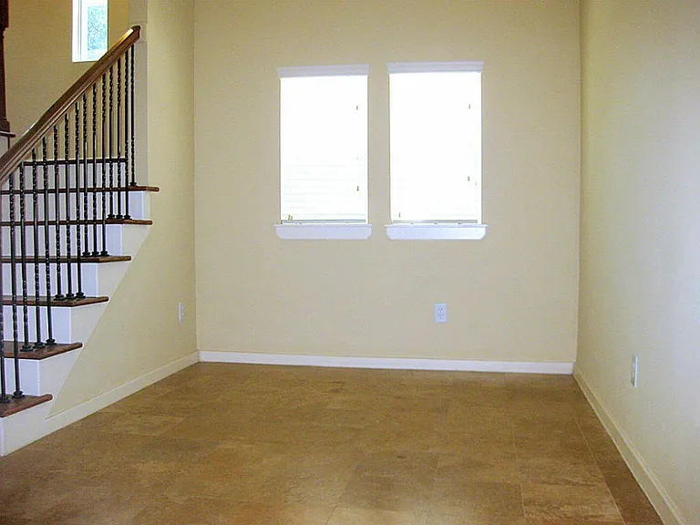 5734 Kansas St — Photo 6