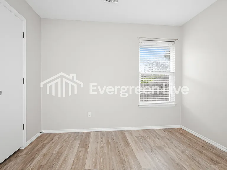 1613 Tara Dr — Photo 10