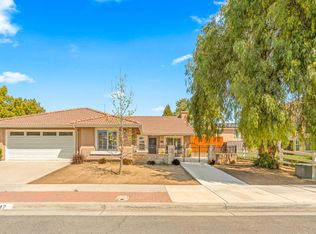 3842 Paris St, Hemet, CA 92545