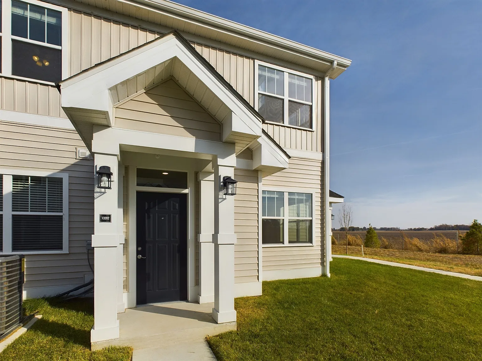 2 bed, 1390 sqft, $2,079 — Photo 1