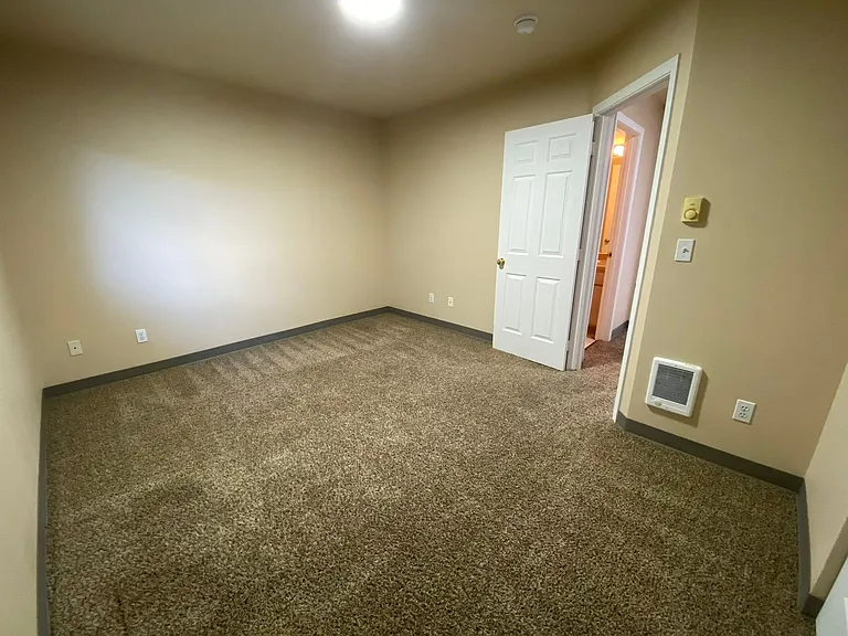 Hummingbird Court — Photo 24