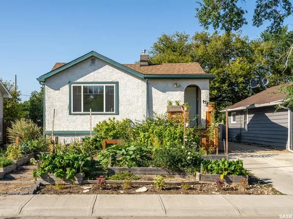 4510 2nd AVENUE N, Regina, SK S4R 0Y4