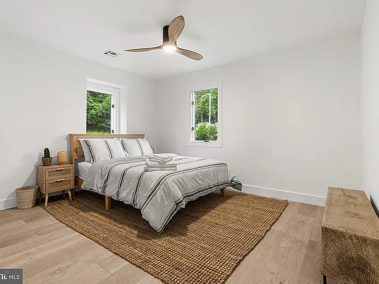 39 Upper Lakeview Ave — Photo 12