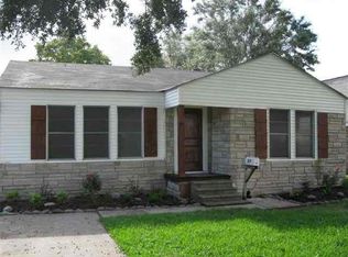 2137 4th St, Port Neches, TX 77651