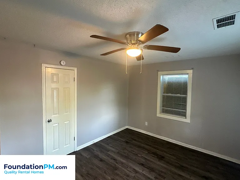 2601 Dakar Ave — Photo 9