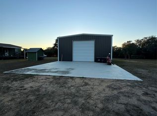 2636 E Fm 532, Schulenburg, TX 78956
