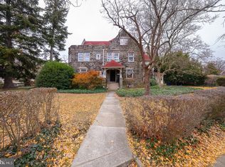 6323 Sherwood Rd, Philadelphia, PA 19151