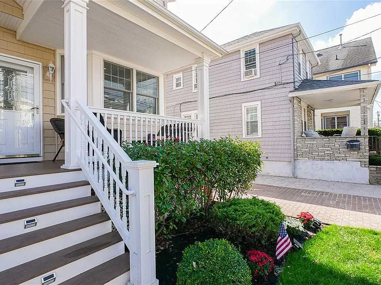 9410 Winchester 6/14th 6/30th Ave #B — Photo 3
