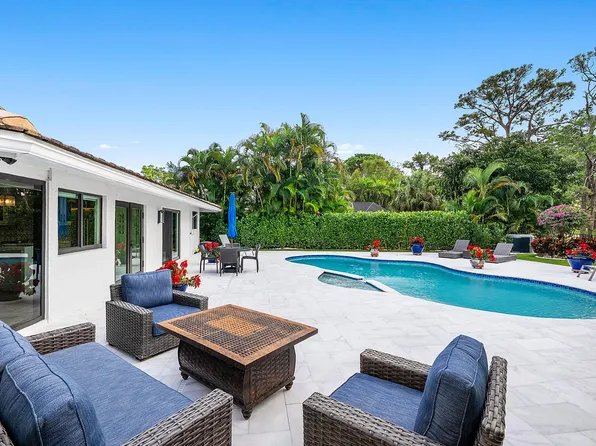 624 Lakewoode Circle W, Delray Beach, FL 33445