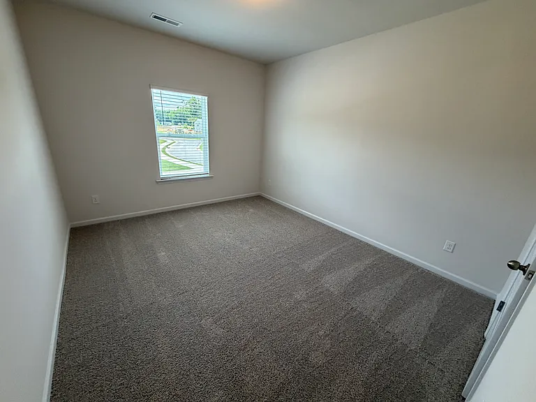 4913 Dresden Loop — Photo 20