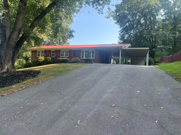 1525 Ridgecrest Dr, Danville, VA 24540