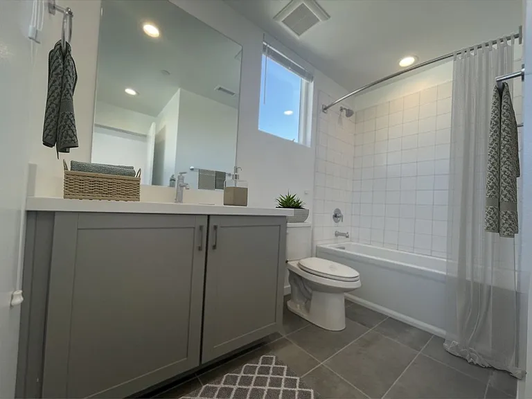 State of the Art, 2 bed 2.5 bath Luxury Condo in Ventura! — Photo 12