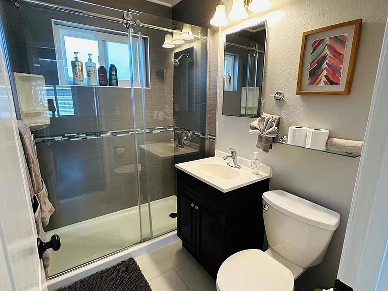 470 N 3rd St #7 — Photo 5