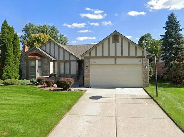 3295 Primrose Dr, Rochester Hills, MI 48307