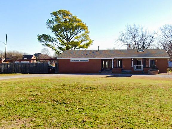 2nd image of 500 E Iowa St