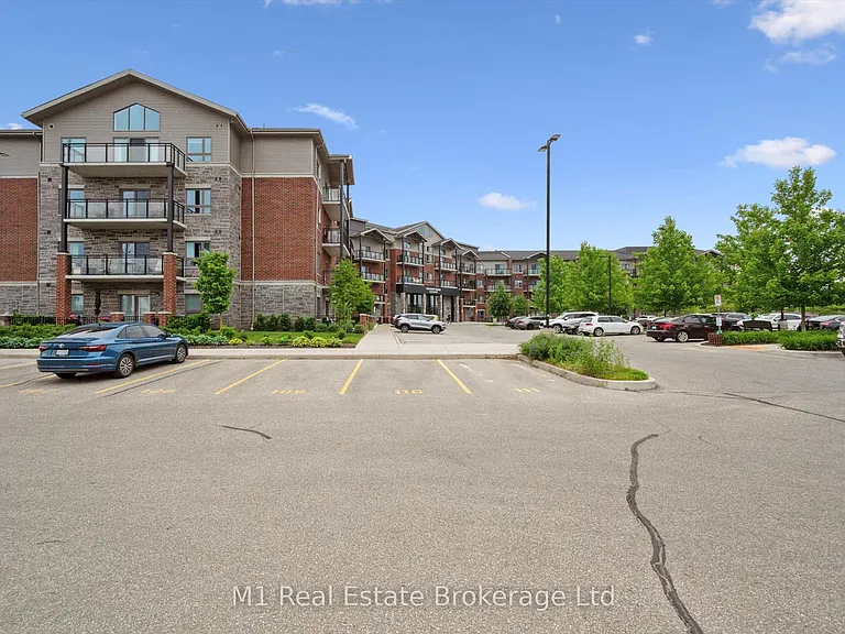 35 Kingsbury Sq #215 — Photo 2