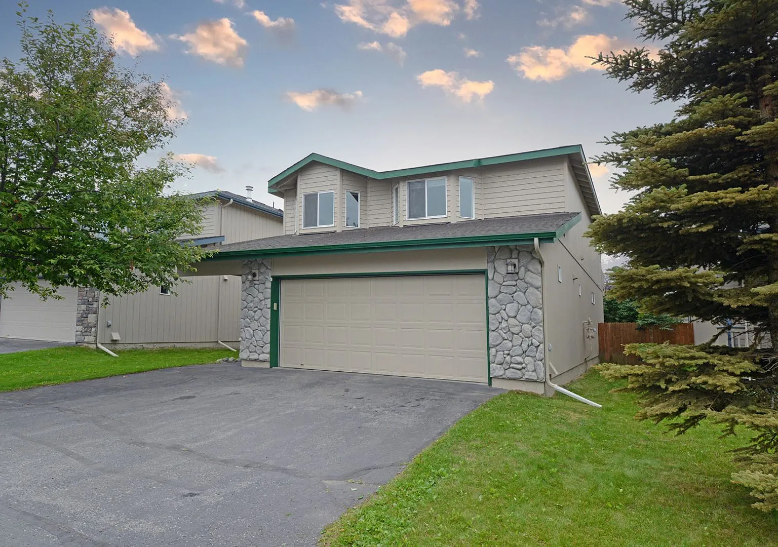 264 Dailey Avenue — Photo 1