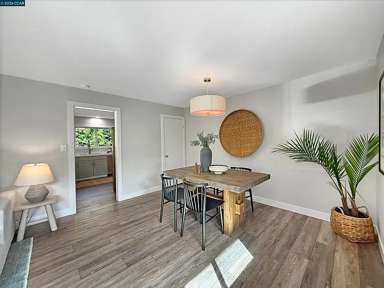 8 Cherry Hills Ct — Photo 15