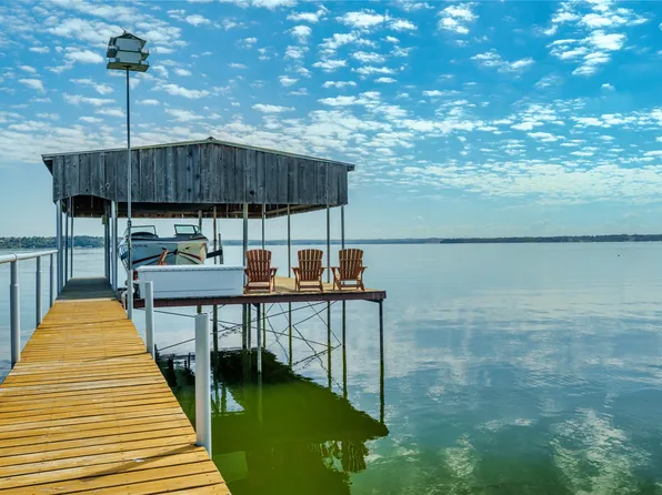 218 N Broadway Rd, Azle, TX 76020